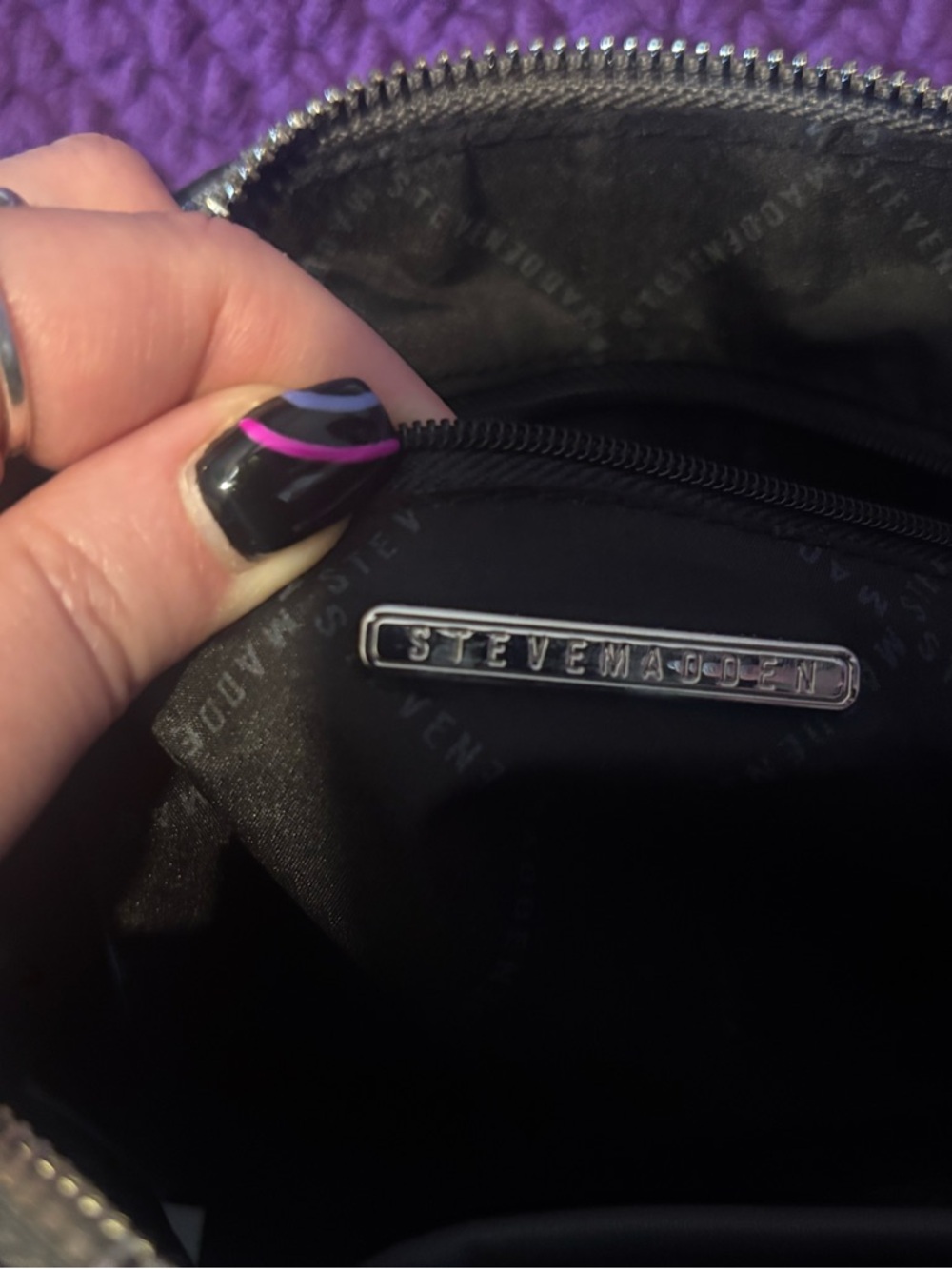 Steve Madden Metallic Silver Star-Embossed Crossbody - Picture 3 of 4